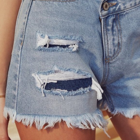 BRAND NEW HIGH RISE CROSSOVER SHORTS - Picture 3 of 8